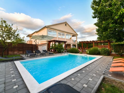 Charmantes Ferienhaus in Donje Rastane Vacation rental in Šibenik-Knin County, Croatia