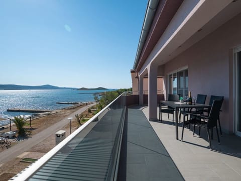 Wohnung in Turanj mit sicherem Parkplatz Apartment in Šibenik-Knin County, Croatia