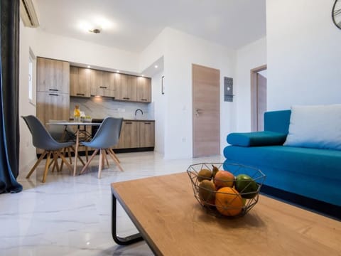 in Turanj mit Grill Apartment in Šibenik-Knin County, Croatia