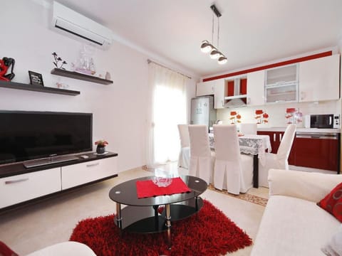 Gesamte Wohnung in Sveti Filip I Jakov mit Gemeinsamem Garten Apartment in Šibenik-Knin County, Croatia