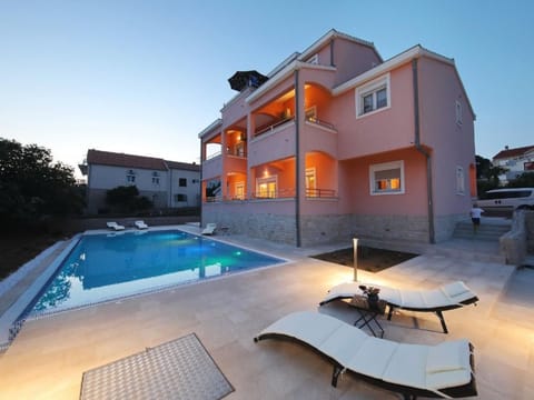 Stilvolle Wohnung "Marko" mit privatem Parkplatz Apartment in Šibenik-Knin County, Croatia