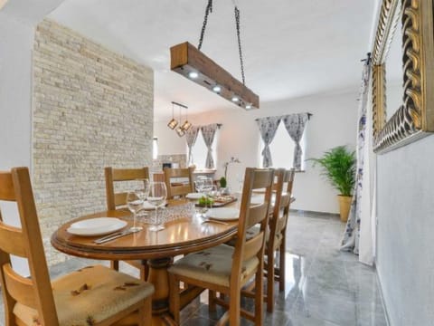 Villa Marinic with heated pool and entertainment r Vacation rental in Šibenik-Knin County, Croatia