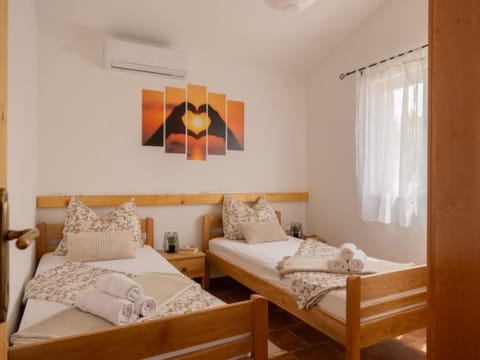 Holiday House Fjaka Vacation rental in Šibenik-Knin County, Croatia