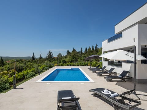 Villa Bura mit Pool und tollem Ausblick Vacation rental in Šibenik-Knin County, Croatia