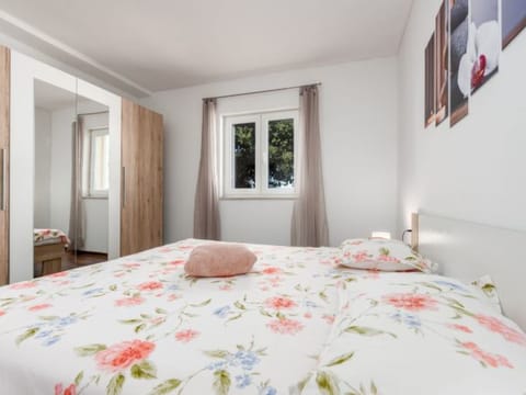 Holiday House Laetitia with pool Vacation rental in Šibenik-Knin County, Croatia