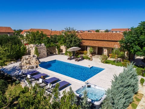 Villa Rustica mit traditionellem und rustikalem Touch Vacation rental in Šibenik-Knin County, Croatia