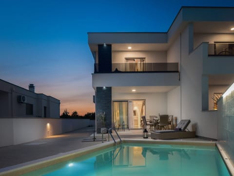 mit Privatpool für 7 Personen ca. 119 m&sup2; in Jadrija, Dalmatien (Gespanscha Vacation rental in Šibenik