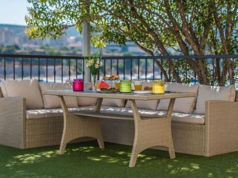 Villa Mandalina mit Pool und herrlichem Meerblick Vacation rental in Šibenik