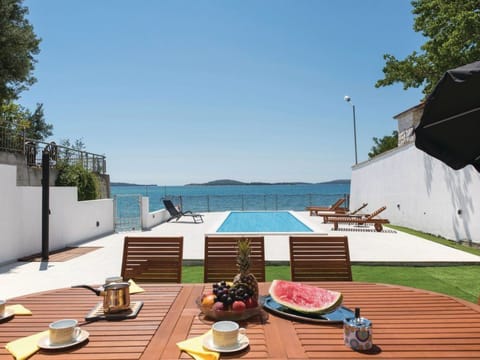 Villa Felicita für 12 Personen in Zaboric Vacation rental in Šibenik-Knin County, Croatia