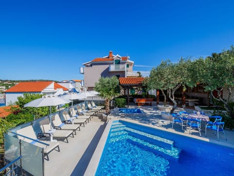 Strandnahes Ferienhaus mit Garten in Ražanj Vacation rental in Šibenik-Knin County, Croatia