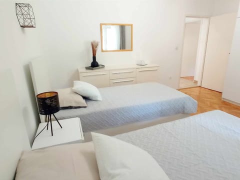 Wohnung mit Balkon Apartment in Šibenik-Knin County, Croatia