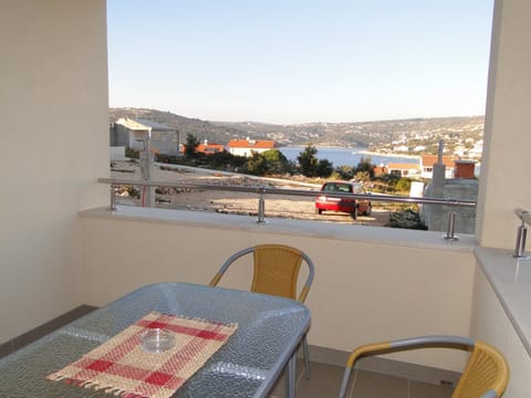 Wohnung "Asia 1" mit Blick auf das Wasser Apartment in Šibenik-Knin County, Croatia
