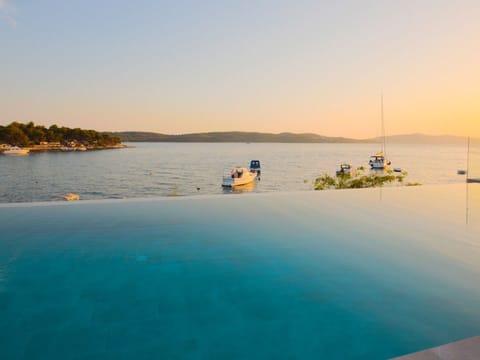 Luxuriöse Fünf-Sterne-Ferienvilla Astra Azzurra Vacation rental in Trogir