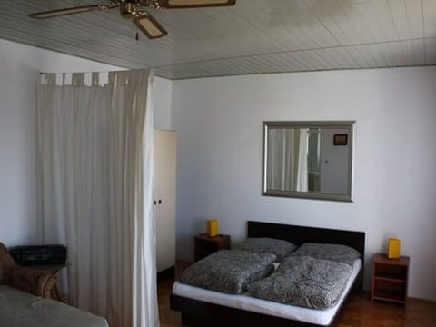 in Seget Donji mit Garten und Grill Apartment in Šibenik-Knin County, Croatia