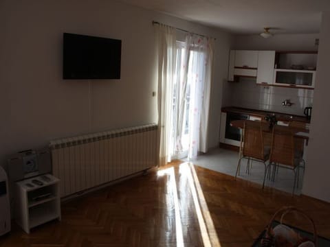 Gemütliche Wohnung in Seget Donji mit Grill und Garten Apartment in Šibenik-Knin County, Croatia