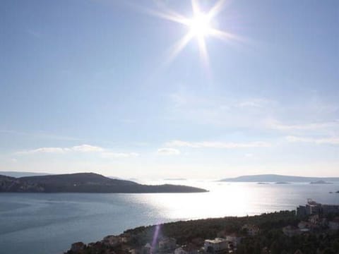 Gemütliche Wohnung in Seget Donji mit Grill und Garten Apartment in Šibenik-Knin County, Croatia