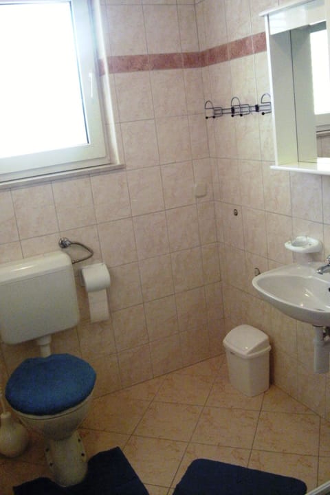 Wohnung in Seget Vranjica mit Terrasse und Grill Apartment in Šibenik-Knin County, Croatia