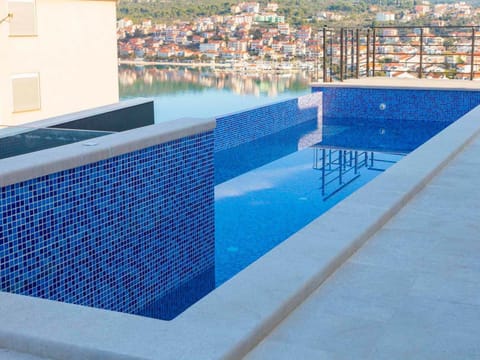 Luxus-Wohnung Solis Apartment in Okrug Gornji