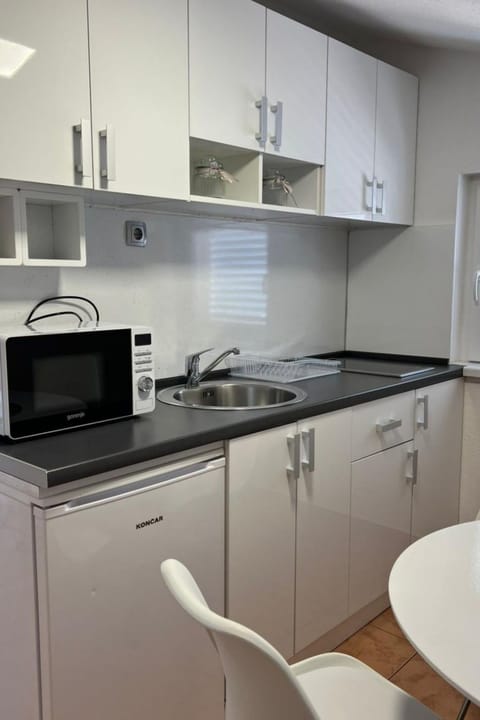 Wohnung Violett Apartment in Okrug Gornji