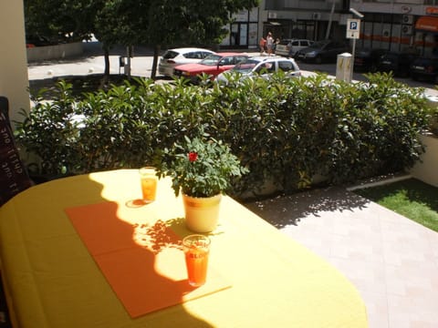 Moderne Ferienwohnung in Omiš mit Terrasse und Garten Apartment in Split-Dalmatia County