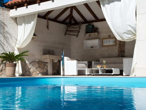 Ferienvilla "Lucian" mit Blick auf das Wasser Vacation rental in Selca, Brač