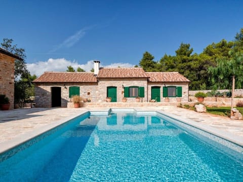 Villa Aristea bestehend aus drei Häusern Vacation rental in Stari Grad