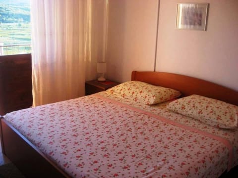 Schöne Ferienwohnung in Jelsa mit Schönem Balkon Apartment in Dubrovnik-Neretva County