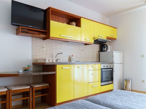 mit Blick auf das Wasser Apartment in Brela