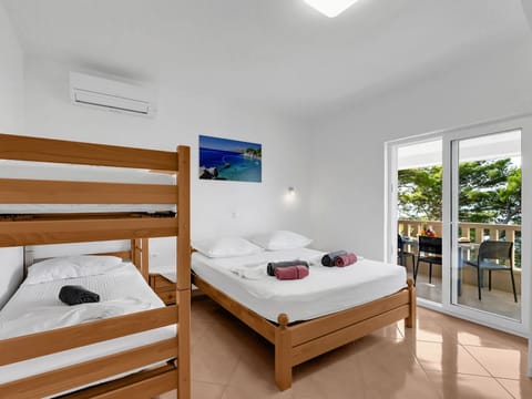 Pine Canopy Family Studio mit Meerblick A2 Apartment in Brela