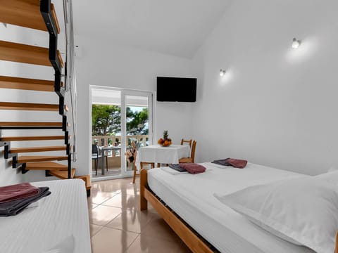 Kiefer Vordach Duplex Studio A4 Apartment in Brela