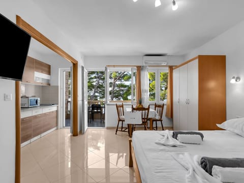 Pine Canopy Studio Apartment mit Meerblick A13 Apartment in Brela