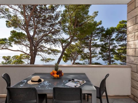 Pine Canopy Studio mit Balkon und Meerblick A7 Apartment in Brela