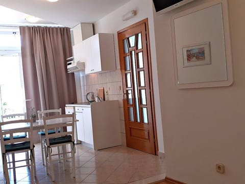 mit Balkon in Strandnähe Apartment in Baška Voda