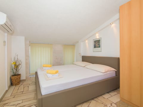 Gemütliche Ferienwohnung mit beheiztem Pool Apartment in Brela
