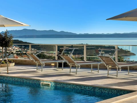 Villa Infinite mit Schwimmbad und Meerblick Vacation rental in Makarska