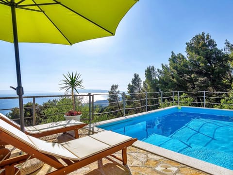 Renoviertes Ferienhaus in Tučepi mit Privatem Pool Vacation rental in Tučepi