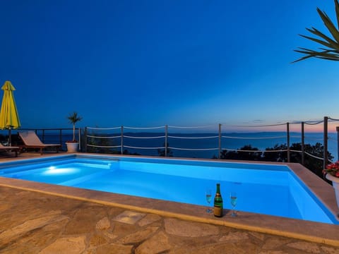 Renoviertes Ferienhaus in Tučepi mit Privatem Pool Vacation rental in Tučepi