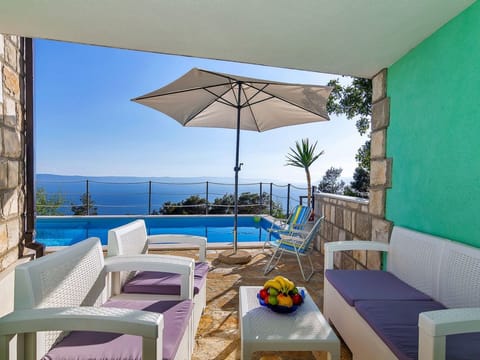 Renoviertes Ferienhaus in Tučepi mit Privatem Pool Vacation rental in Tučepi