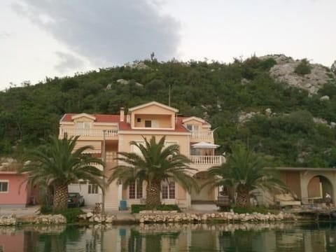 Ferienwohnung. für 3 Personen Apartment in Dubrovnik-Neretva County