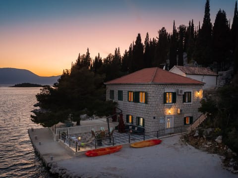 Sonnenaufgang an der Adria - Strandhaus Vacation rental in Dubrovnik-Neretva County