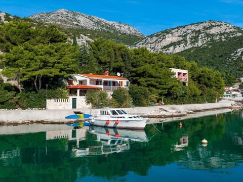 "Haus Gluscevic" direkt am Strand Vacation rental in Dubrovnik-Neretva County