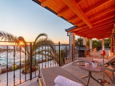 Sunset Paradise, Fluchtvilla in privater Oase Vacation rental in Dubrovnik-Neretva County