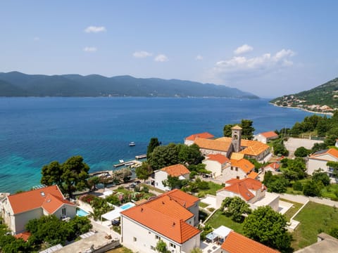 Suartini Viganj mit einem Jakuzzi Vacation rental in Dubrovnik-Neretva County