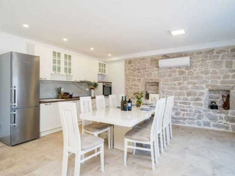 Beachfront Villa Olive Mill with pool Vacation rental in Putniković