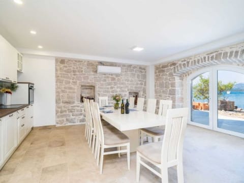 Beachfront Villa Olive Mill with pool Vacation rental in Putniković