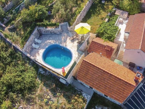 Villa mit Pool, Oslje Vacation rental in Dubrovnik-Neretva County