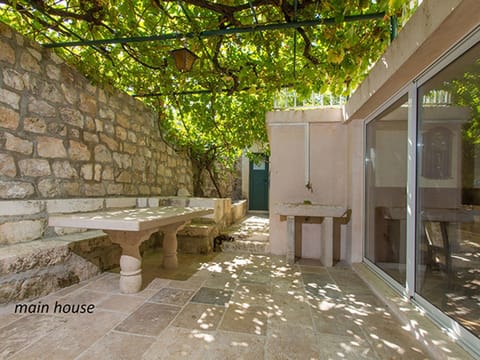Villa mit Pool, Oslje Vacation rental in Dubrovnik-Neretva County