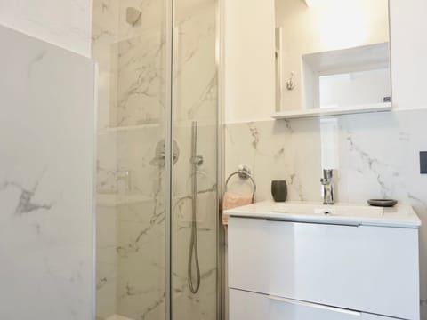 Villa in der Stadt-Privatparkplatz-Garten-6Gäste Apartment in Vallecrosia