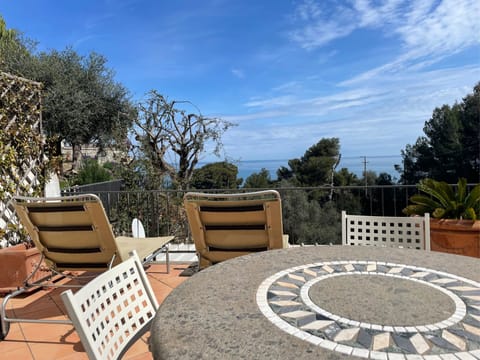 Junges Haus' Wohnung mit Wasserblick Apartment in Diano Marina