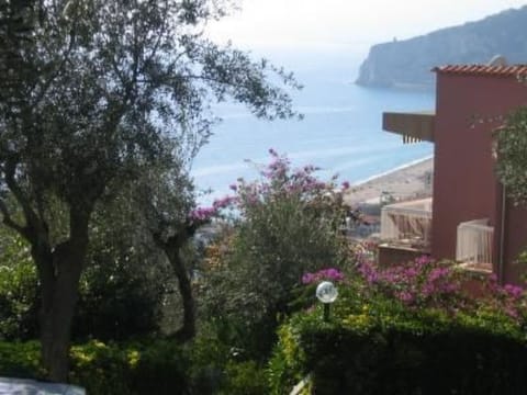 Einzimmerwohnung mit Panoramablick im Erdgeschoss Apartment in Finale Ligure